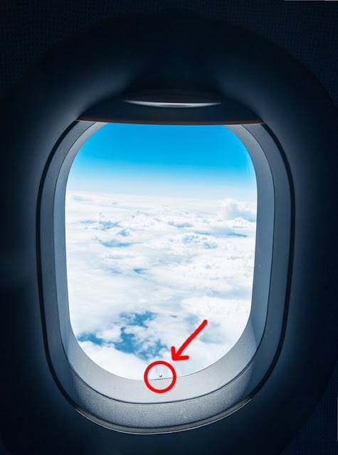 Everyday things, window of an airplane
