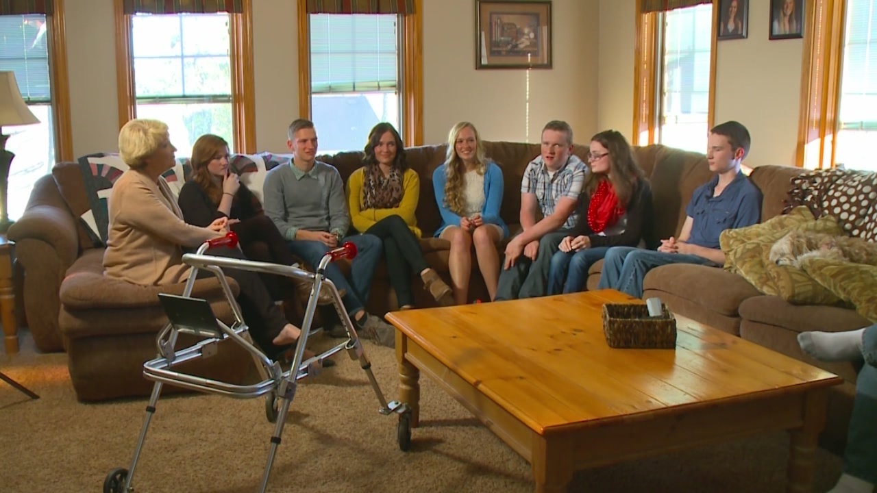 36530752-img-iowa-parents-of-septuplets-prepare-for-empty-nest