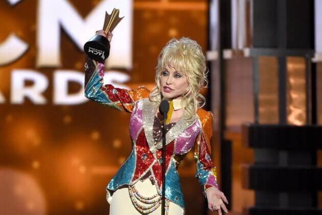 Dolly-Parton-ACMA-2016-1.jpg