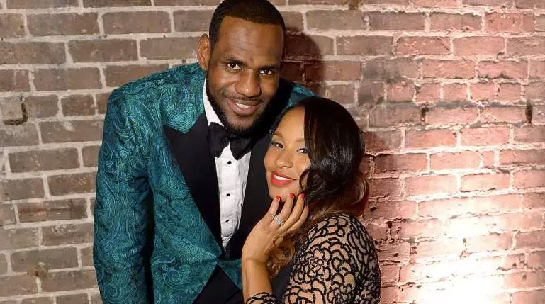 LeBron-and-Savannah-James.jpg