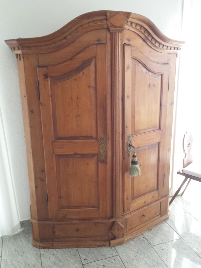 19-old-cabinet