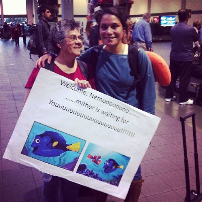 Funny Creative Airport Greeting Signs That Impossible to Miss [85 pics]