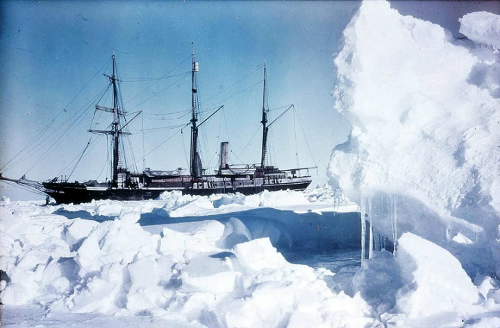 south pole exploreres - antarctica